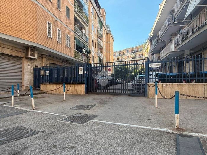Appartamento trilocale in vendita in Via montevergine, Soccavo, Napoli