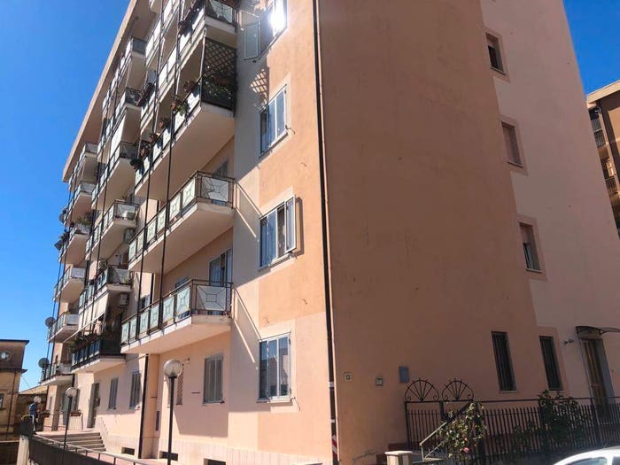 Appartamento con 6 locali in vendita in Via San Michele, Stadio Pontepiccolo, Catanzaro