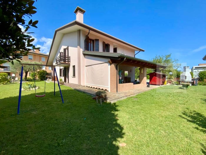 Casa con 6 locali in vendita in Via Gorizia, Centro, Curtarolo