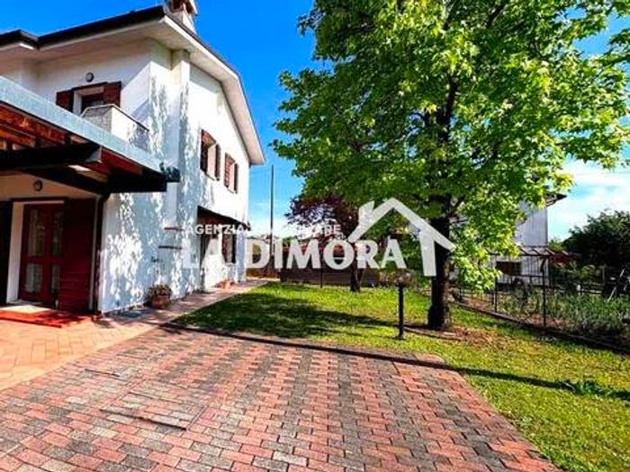 Casa con 6 locali in vendita in Centro, Pieve di Soligo