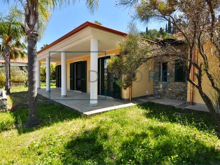 Casa con 5 locali in vendita in Via Coggiola, Zona Collinare, Bordighera