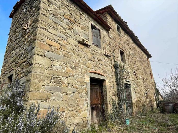 Casa con 6 locali in vendita in Lisciano Niccone
