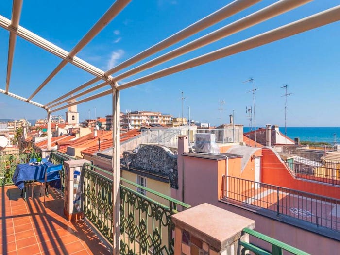 Appartamento con 5 locali in vendita in Piazza Madonna della Guardia, Borghetto Santo Spirito