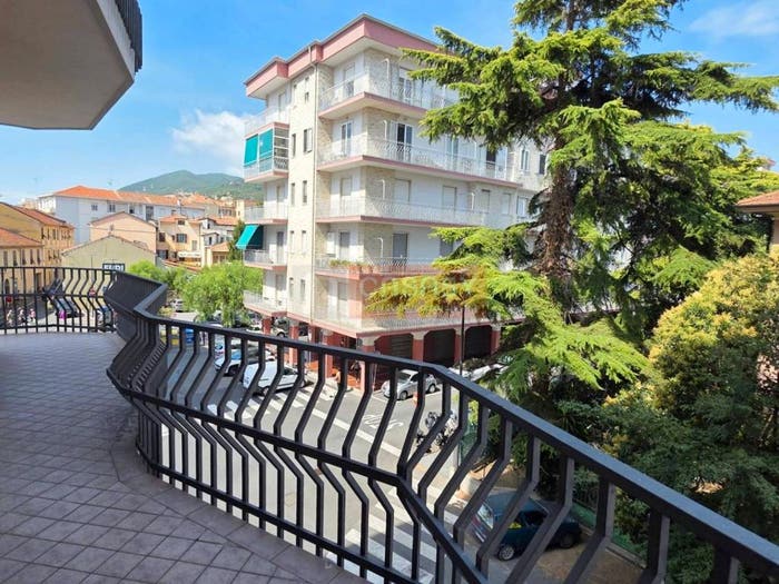 Appartamento con 6 locali in vendita in Via Adige, Centro, Albenga