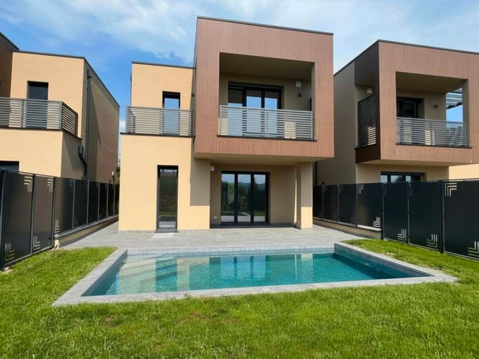 Casa con 6 locali in vendita in Pieve Vecchia Villaggio Sanghen, Manerba del Garda