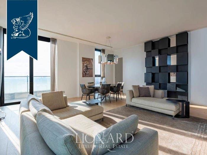 Appartamento con 6 locali in vendita in Via Vincenzo Viviani, Melchiorre Gioia, Milano