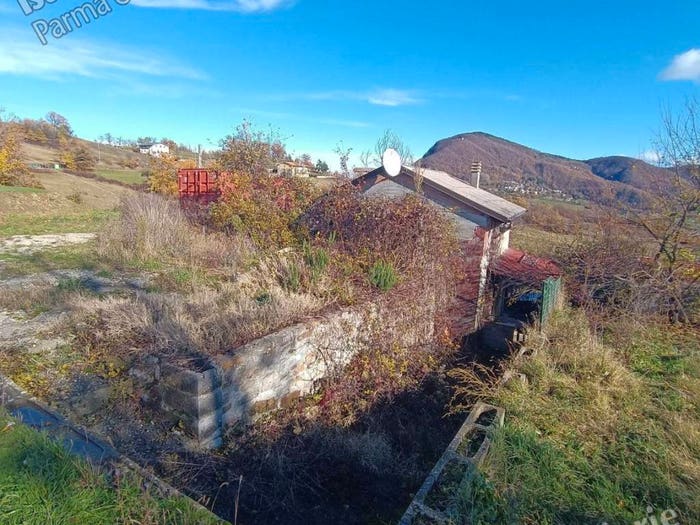 Casa bilocale in vendita in Loc Pratolungo Strada della Villa, Pratolungo, Tizzano Val Parma