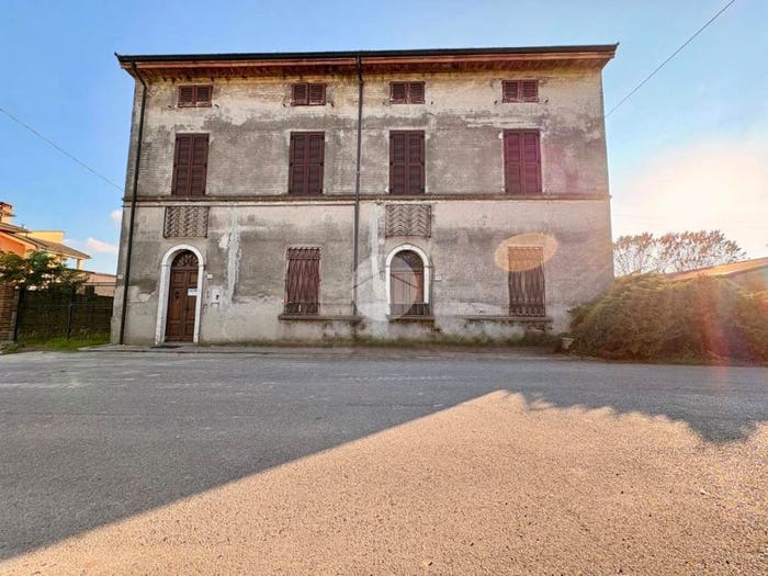 Casa con 5 locali in vendita in Via Porcellasco Persico, Persico, Persico Dosimo