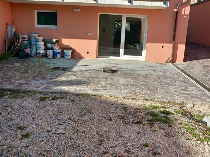 Appartamento con 5 locali in vendita in Via Vincenzo Rossi, Pantano, Pesaro