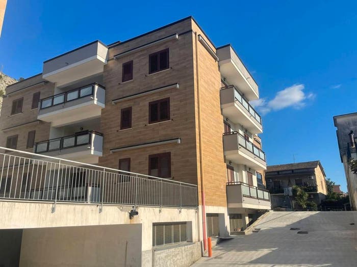 Appartamento quadrilocale in vendita in Via Cavalier Vincenzo d'Auria, Centro, Castel San Giorgio