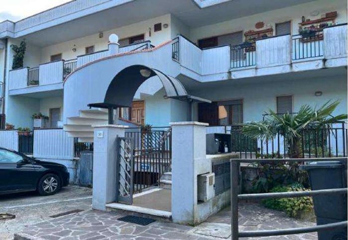 Appartamento con 6 locali in vendita in Piazza Torre, Centro, Torchiara