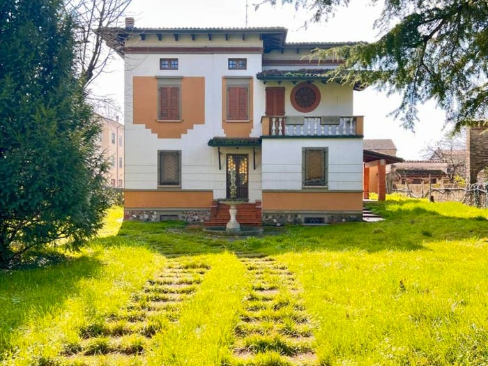 Casa con 5 locali in vendita in Piazza Giacomo Matteotti, Centro, Castel Goffredo