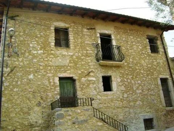 Casa quadrilocale in vendita in Urb Rustico Fontana Liri, Fontana Liri