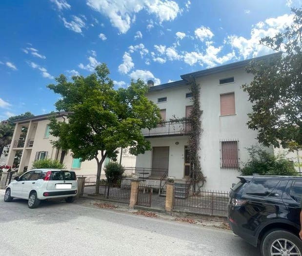 Casa con 6 locali in vendita in Colpalombo, Gubbio