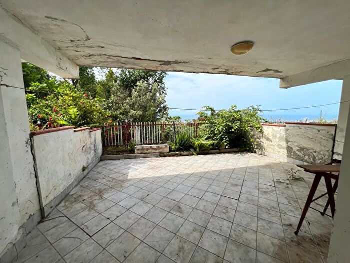 Appartamento trilocale in vendita in Via della Collina, Falconara Albanese