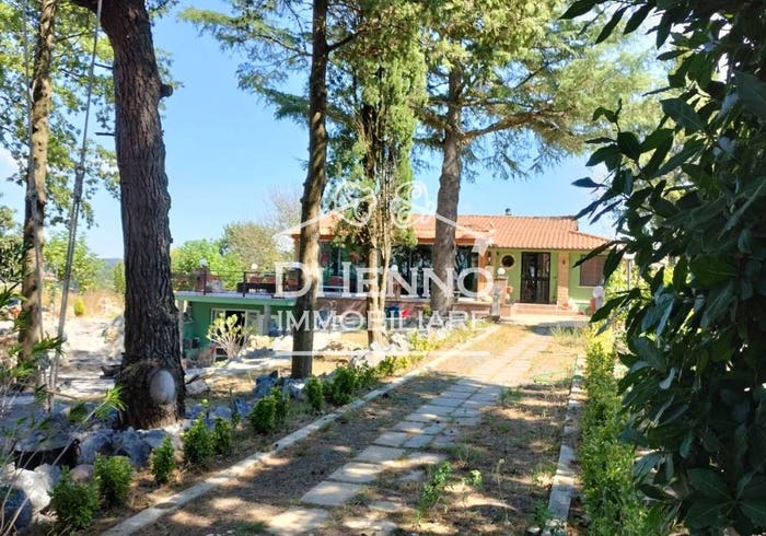 Casa con 5 locali in vendita in Strada della Valle del Dragone, Oriolo Romano