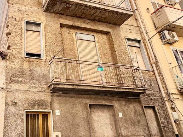 Casa con 6 locali in vendita in via gorizia, Lentini