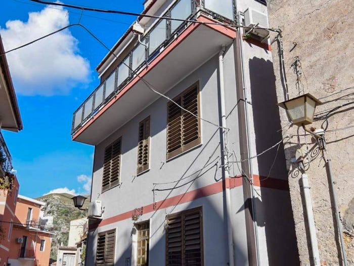 Casa con 5 locali in vendita in Via Alcide De Gasperi, Castelmola