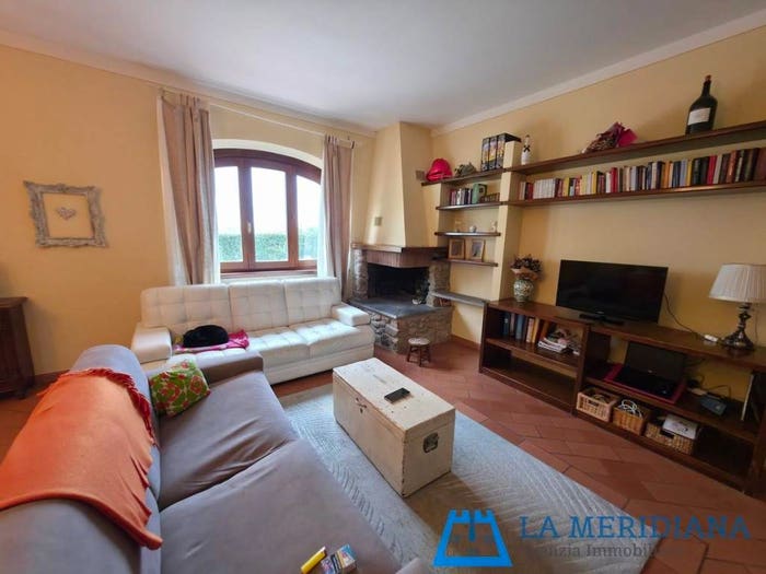 Casa con 6 locali in vendita in Centro, Lamporecchio
