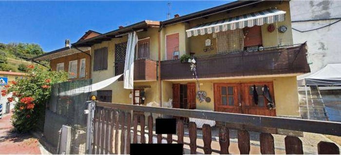 Casa bilocale in vendita in Via Circonvallazione, Zimone