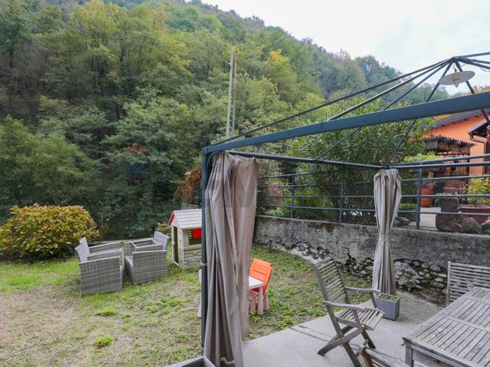 Appartamento con 6 locali in vendita in Via Lombardo, Gazzolo, Campomorone