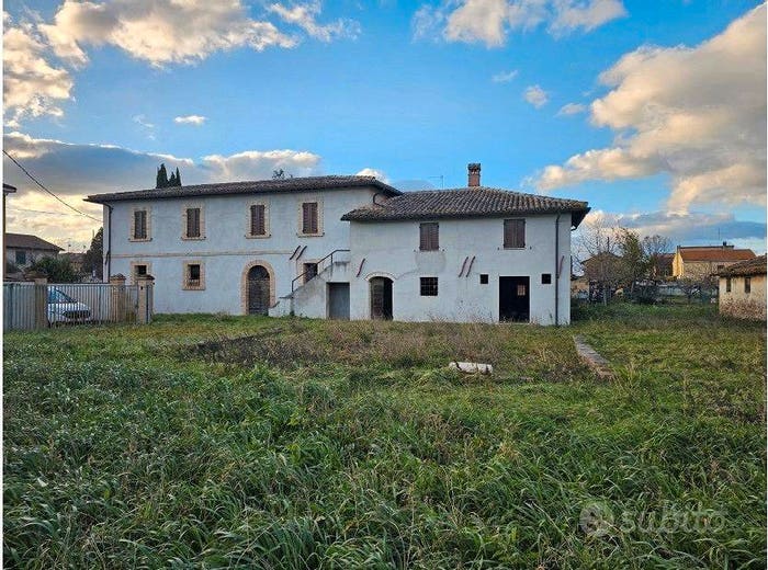 Casa con 6 locali in vendita in Via Budino, Budino Fiamenga Maceratola, Foligno