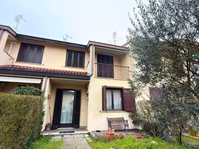 Casa con 5 locali in vendita in Via Antonio Gramsci, Centro, Lacchiarella
