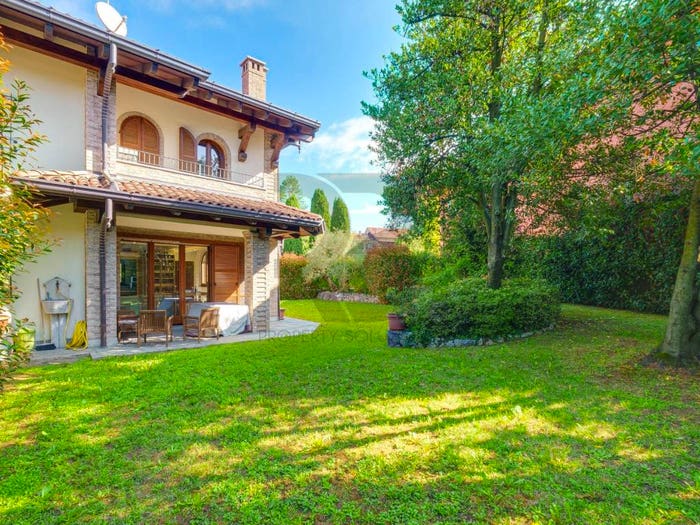 Casa con 5 locali in vendita in Via Francesco Inzoli, Centro, Tradate