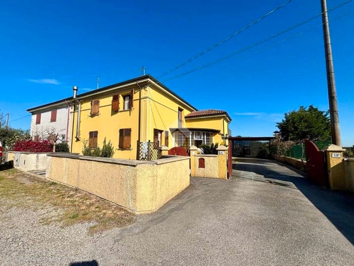Appartamento con 6 locali in vendita in Via stroppata vecchia, San Savino, Fusignano