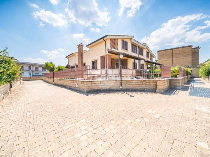 Casa con 5 locali in vendita in Via di Lunghezza, Lunghezza, Roma