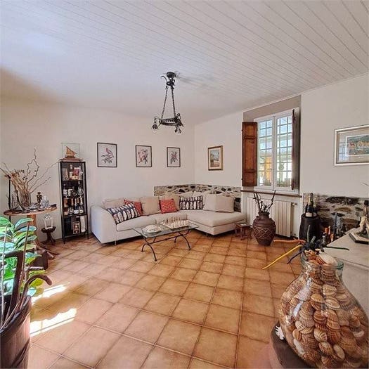 Casa con 6 locali in vendita in Pieve a Elici Montigiano Gualdo, Massarosa