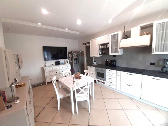 Appartamento quadrilocale in vendita in Viale Lussemburgo, Rimini