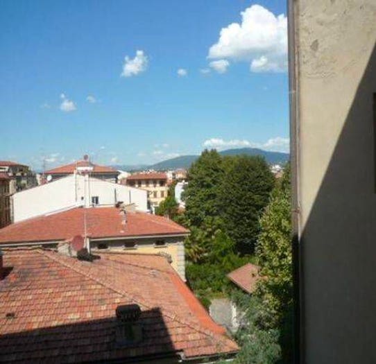 Appartamento con 6 locali in vendita in Via Dei Della Robbia, Mazzini Oberdan, Firenze