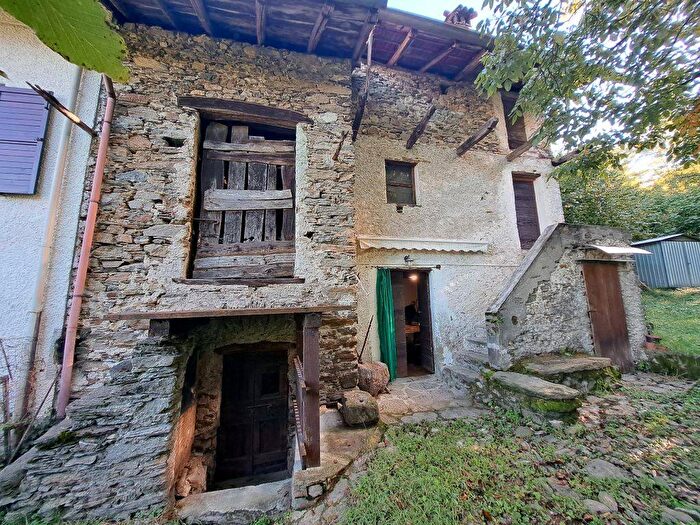 Casa con 6 locali in vendita in Via Pra' la Vaca, Colico Piano, Colico
