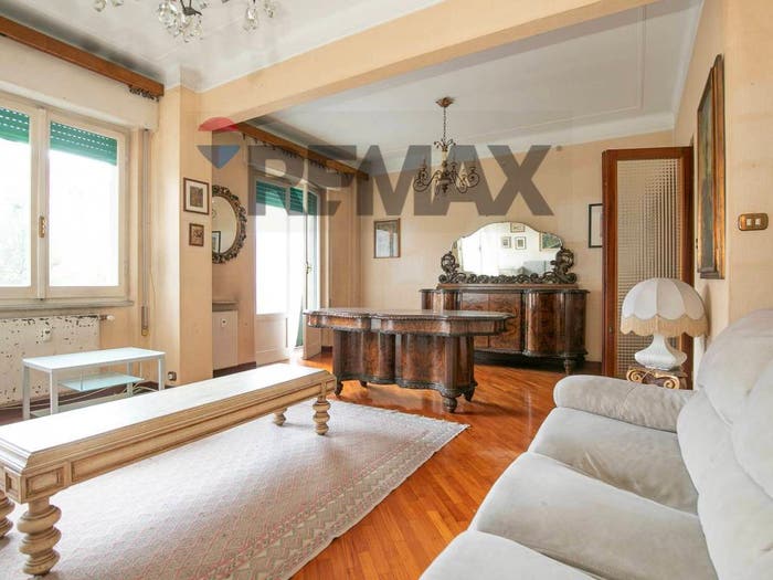 Appartamento con 5 locali in vendita in VIALE CANEPA, Sestri Ponente, Genova