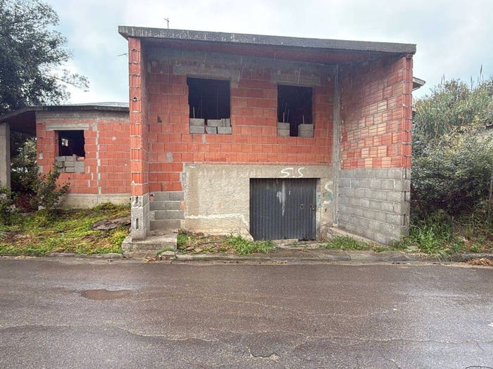 Casa quadrilocale in vendita in Via Sant'Elia, Turri