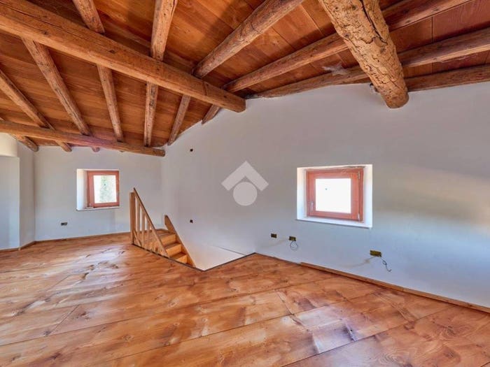 Casa con 6 locali in vendita in LOCALITA' CAMPO, Magugnano, Brenzone sul Garda