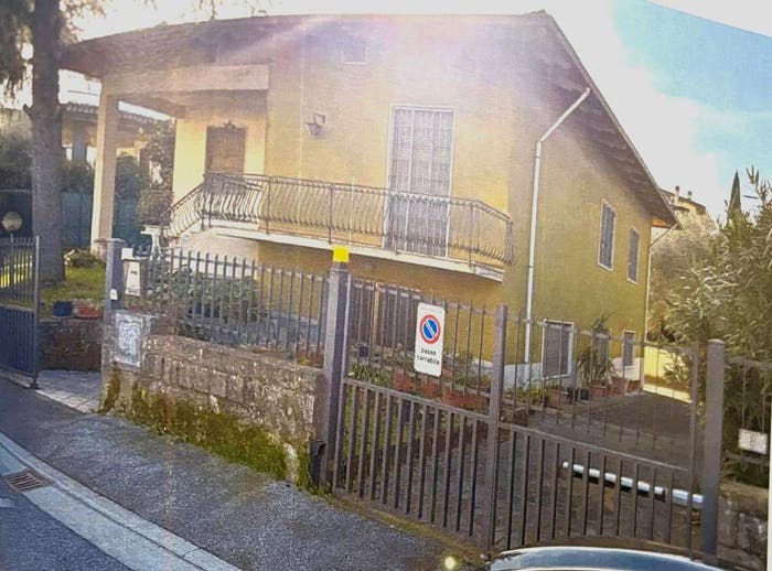 Casa con 6 locali in vendita in Via Cegoli, Poggetto, Poggio a Caiano