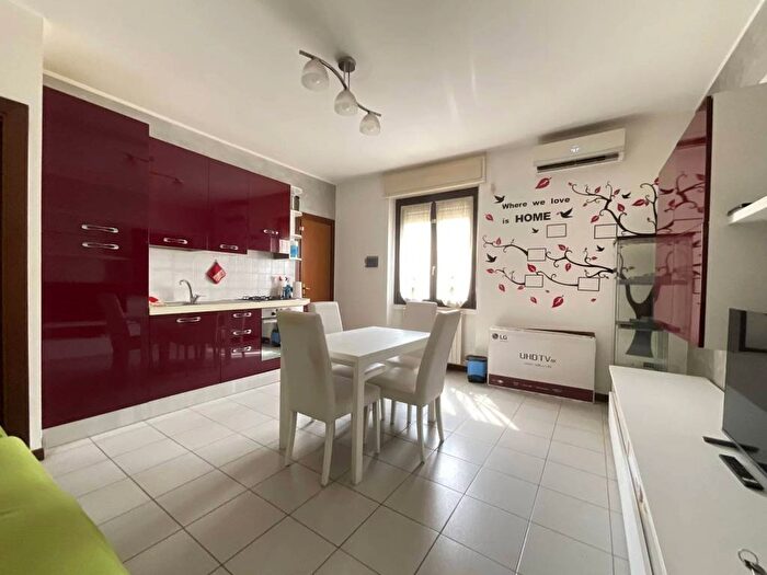 Appartamento trilocale in vendita in Via Ada Negri, Centro, Sant'Angelo Lodigiano