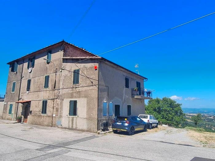 Appartamento con 6 locali in vendita in Centro, Castel del Piano