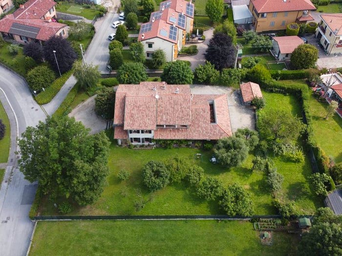 Casa con 6 locali in vendita in Via Marzo, Centro, Cassago Brianza