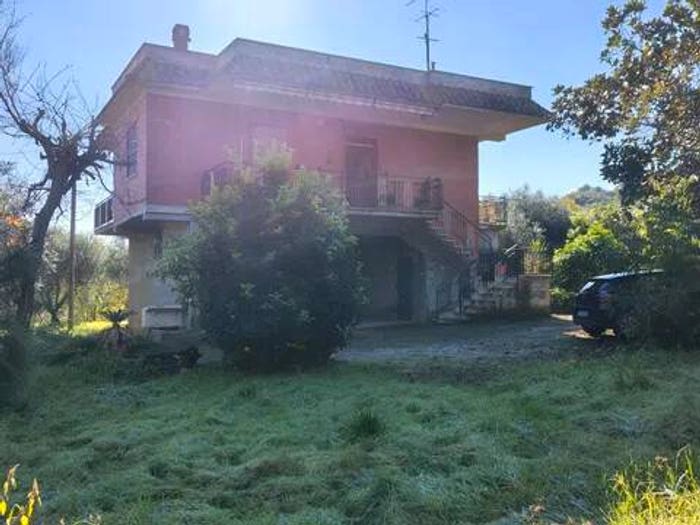 Casa quadrilocale in vendita in Via San Martino, Centro, Priverno