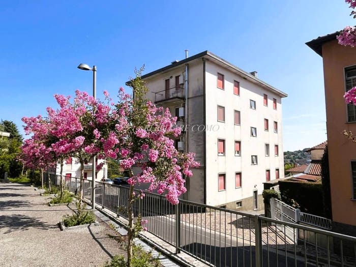 Appartamento trilocale in vendita in Via Cesare Battisti, Centro, Tavernerio