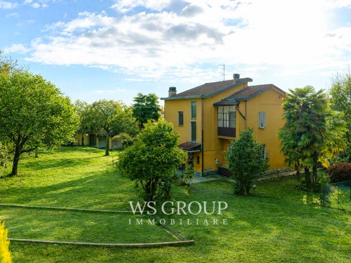 Casa con 5 locali in vendita in Via Gaetano Besana, Centro, Sirtori