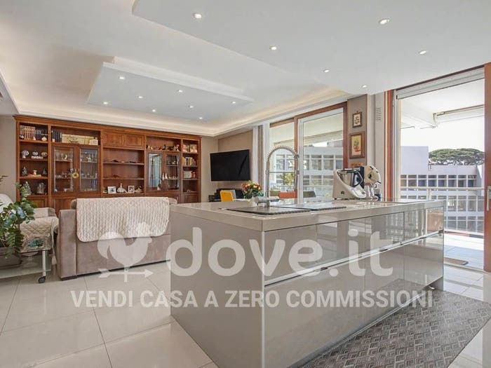 Appartamento quadrilocale in vendita in Viale Colli Aminei, Colli Aminei Capodimonte, Napoli