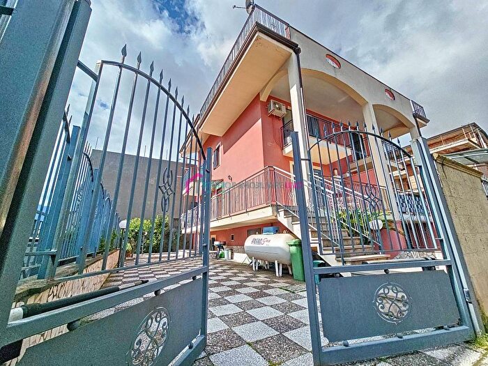 Casa quadrilocale in vendita in Via Alveo Somma, Spartimento, Scisciano