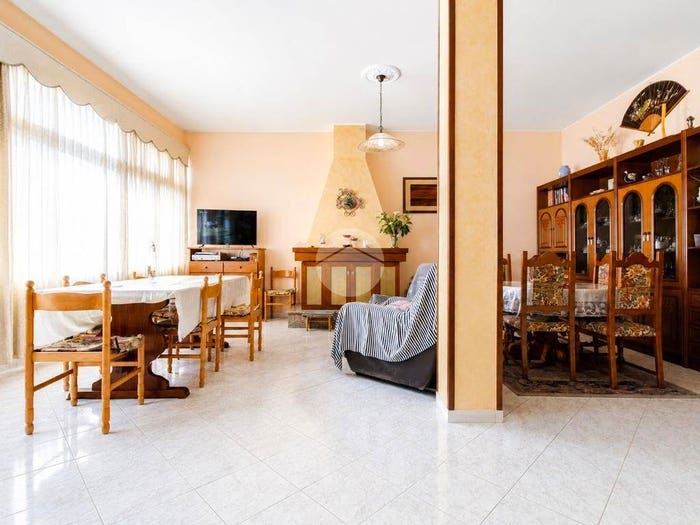 Appartamento con 5 locali in vendita in Viale C Colombo, Quartu, Quartu Sant'Elena