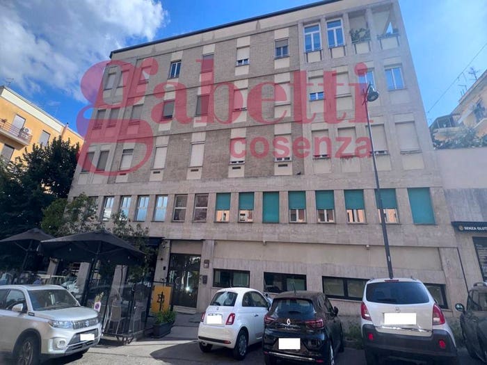 Appartamento trilocale in vendita in Cosenza via Arabia, Centro, Cosenza