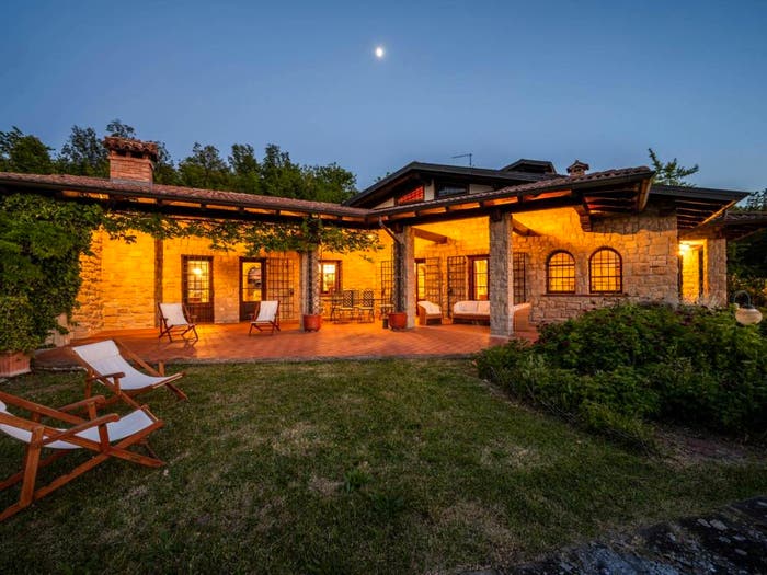 Casa con 6 locali in vendita in Gazzola