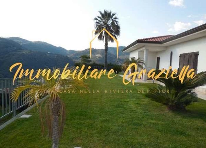 Casa con 5 locali in vendita in Centro, Camporosso